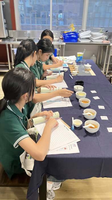 Jinwen University of Science and Technology (JUST) (景文科大)was honored to welcome Datdaruni School from Thailand on October 9 for a day of immersive cultural and professional learning.圖片