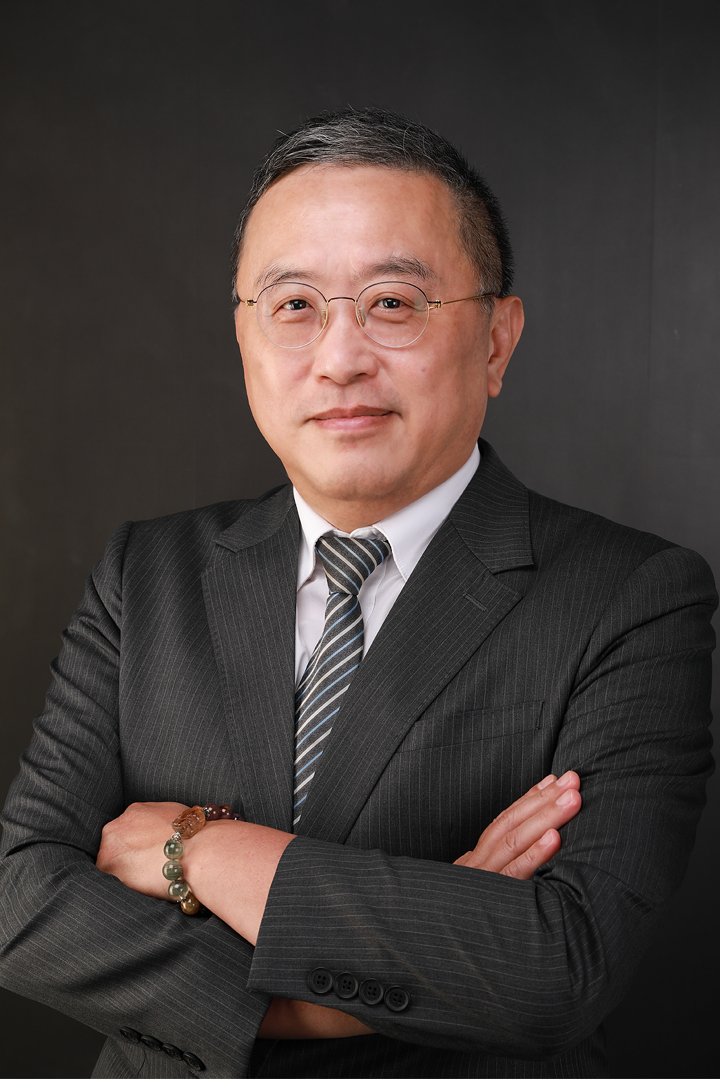 Dr. Leo Huang