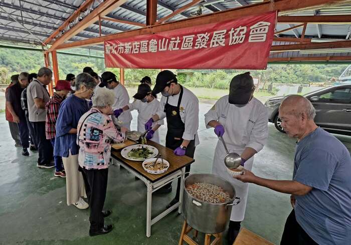 JUST Charity Cooking: JUST Students Help Xindian Guishan Seniors Make Smart Fruit Choices Using GI Values. ​​(October 9, in 2026.)圖片