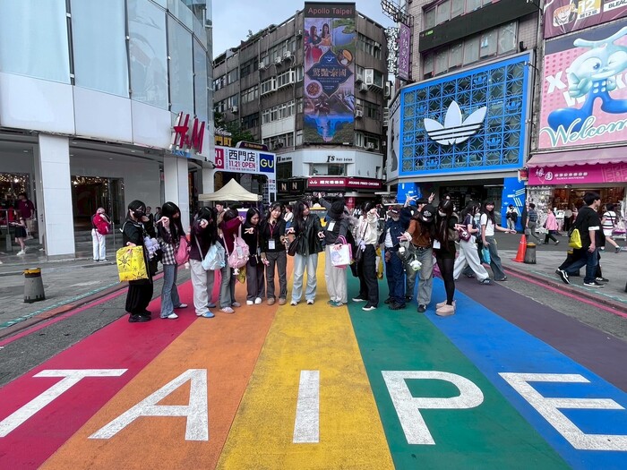 Students from the Department of Travel Management at JUST took to the international stage, leading Japanese high school students on an in-depth experience of Taipei culture.圖片