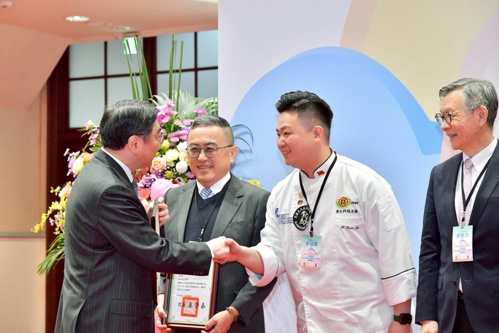 Tears or sweat? These college students protected Hualien with their "spatulas"! 🍳✨圖片