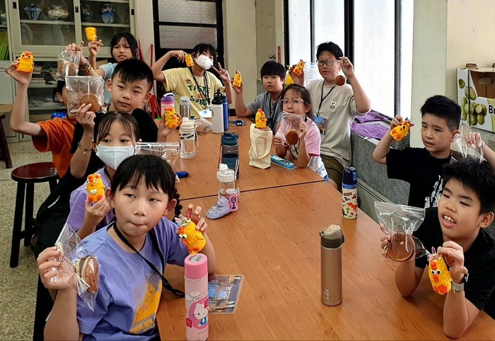 JUST held a summer camp to accompany Wudu Elementary School children to have fun making homemade baked dishes.圖片
