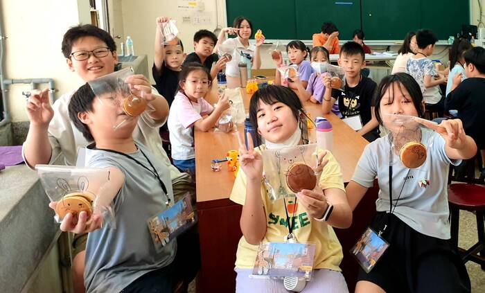 JUST held a summer camp to accompany Wudu Elementary School children to have fun making homemade baked dishes.圖片