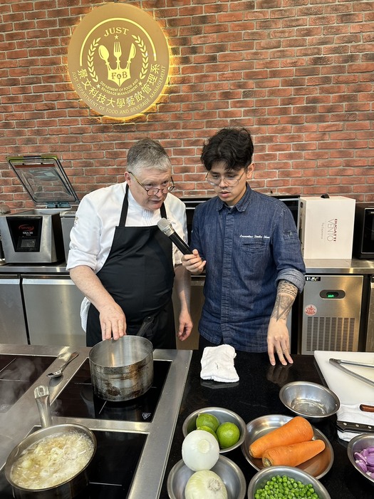 Justin Malnar A Michelin-Starred Chef's International Culinary Workshop at JUST.
