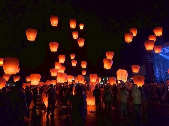 For 14 Years, JUST and Students Across the Country Join Forces to Light Up the Pingxi Sky 🏮 The "2026 New Taipei City Pingxi Sky Lantern Festival," which received international design double gold acclaim, has successfully concluded!圖片