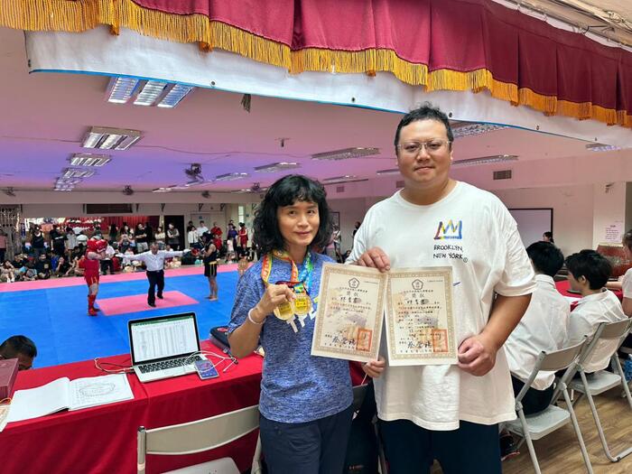 Congratulations!!🎊🎊Teacher Lin Xiangjun from the Catering Department of our school won two gold medals in the 112th National Zhongzheng Cup Sanda Fighting Championship