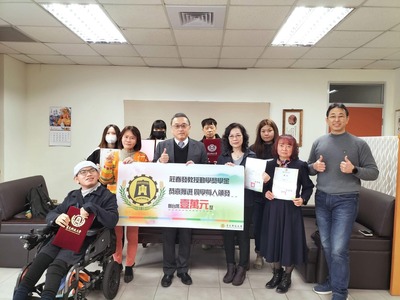 Link to The 113th academic year Zhuang Chunfa Scholarship was awarded to the winning students by Principal Huang today. Each winner received a scholarship of NT$10,000. A total of 12 students received it.