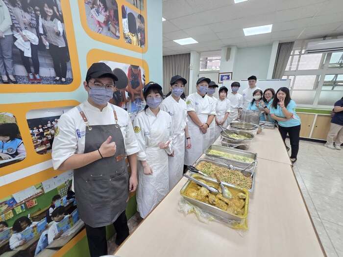 JUST’s Volunteer Culinary Team Brings Warmth and Joy to Seniors Ahead of the Double Ninth Festival.圖片