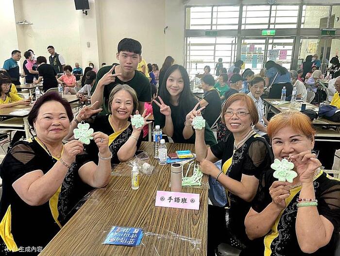 JUST Volunteer Chefs Celebrate Double Ninth Festival with Seniors; 103-Year-Old Grandma Cao Yu Wishes for Annual Red Envelopes and Cake. (October 12, in 2026.)圖片